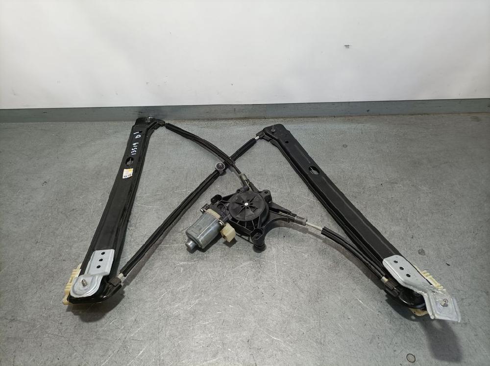 SEAT Ateca 1 generation (2016-2024) Front Left Door Window Regulator 575837461A 23620443