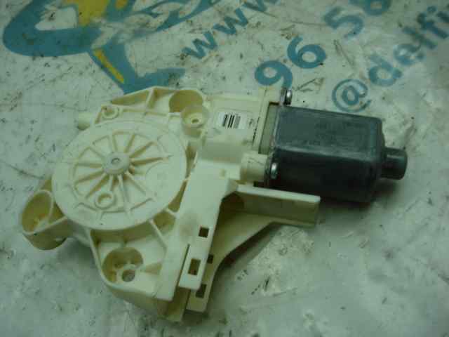 PEUGEOT Focus 2 generation (2004-2011) Front Right Door Window Control Motor 4M5T14553 18451881