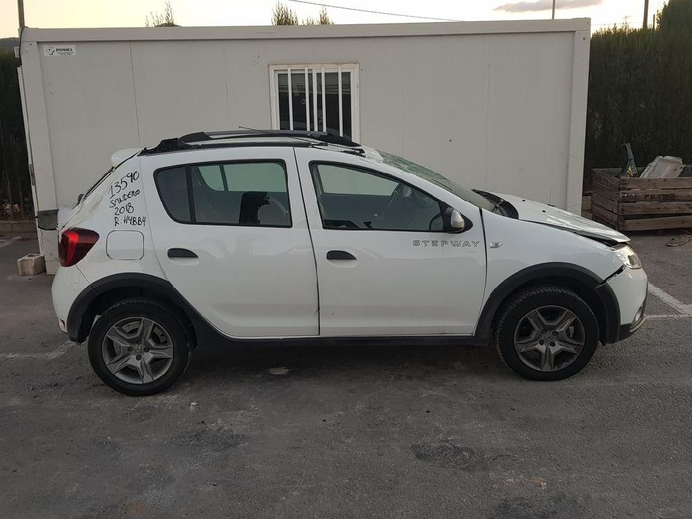 DACIA Sandero 2 generation (2013-2020) Левая противотуманка переднего бампера 261500097R,89208691 23626028