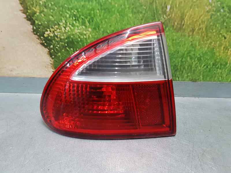 TOYOTA Leon 1 generation (1999-2005) Rear Left Taillight ROZADO 18455045