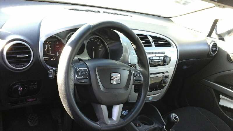 SEAT Leon 2 generation (2005-2012) Priekinių kairių durų langų pakėlimo mygtukai 1K4959857B 23656053