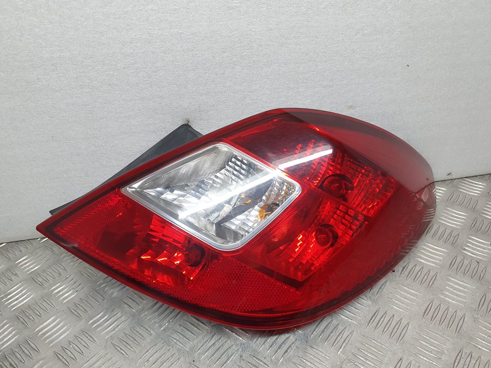 OPEL Corsa D (2006-2020) Rear Right Taillight Lamp 13269051, 89318821, VALEO 24077119