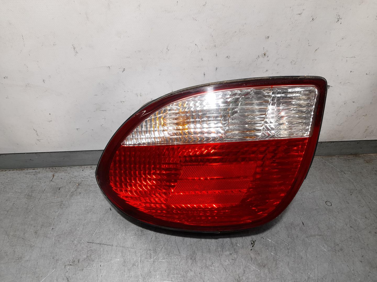 HYUNDAI RD (1 generation) (1996-2002) Rear Right Taillight Lamp SINREF 18614771