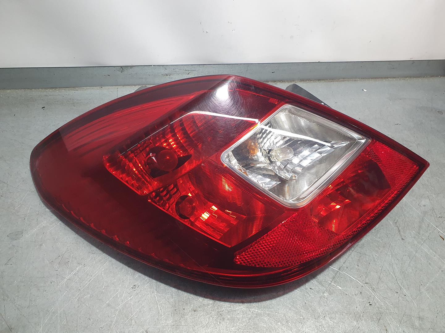 OPEL Corsa D (2006-2020) Rear Left Taillight ROZADO 24043346