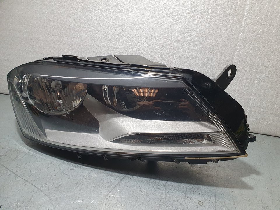 VOLKSWAGEN Passat B7 (2010-2015) Front Right Headlight 3AB941006, 90003373 23636384