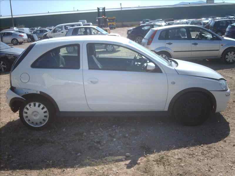 RENAULT Corsa C (2000-2006) Oikea takavalo 18434836