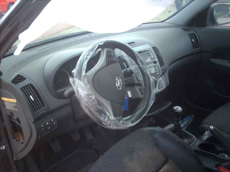 HYUNDAI i30 FD (1 generation) (2007-2012) Ilmaisin Pyyhkijän vipu 18473301