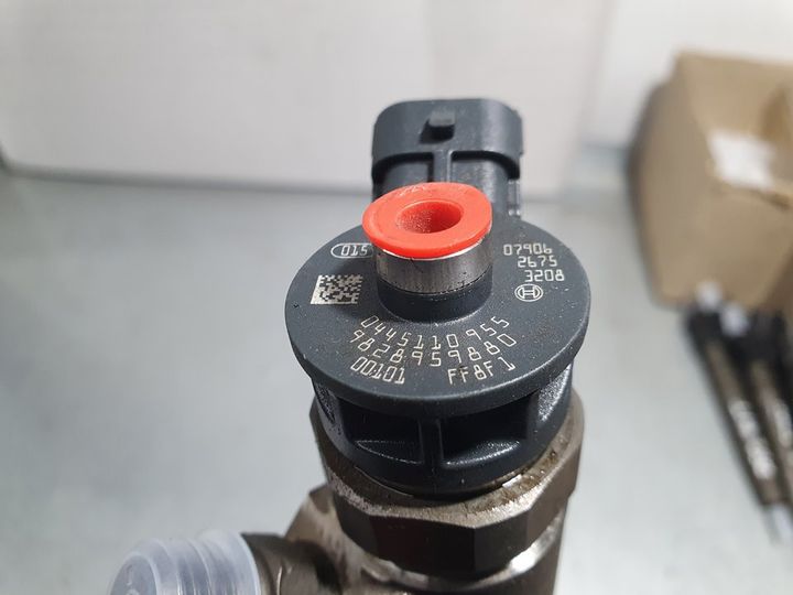 CITROËN Jumpy 3 generation (2016-2023) Fuel Injector 9828959880, 0445110955 24090330