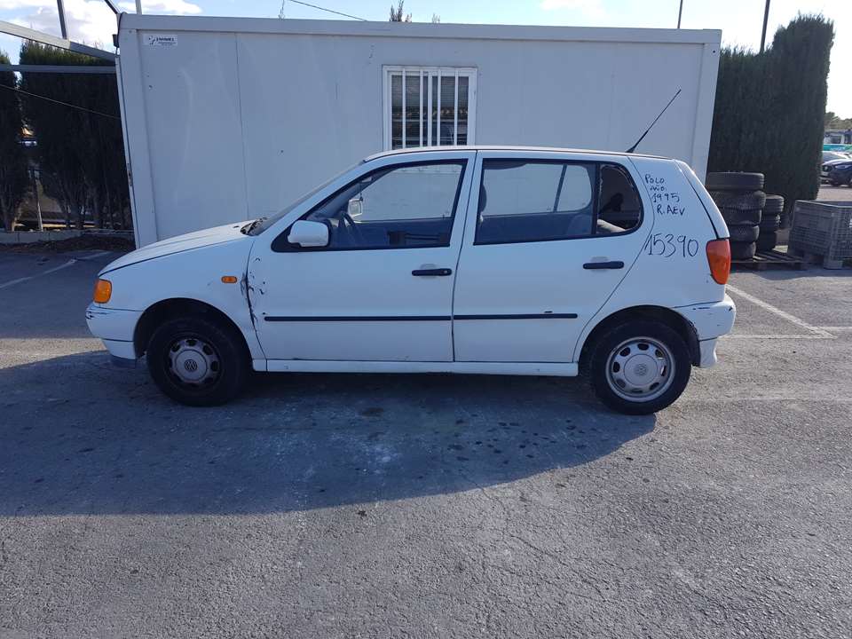 TOYOTA Polo 3 generation (1994-2002) Váltóáramú generátor 028903025G,0123310020 24109312