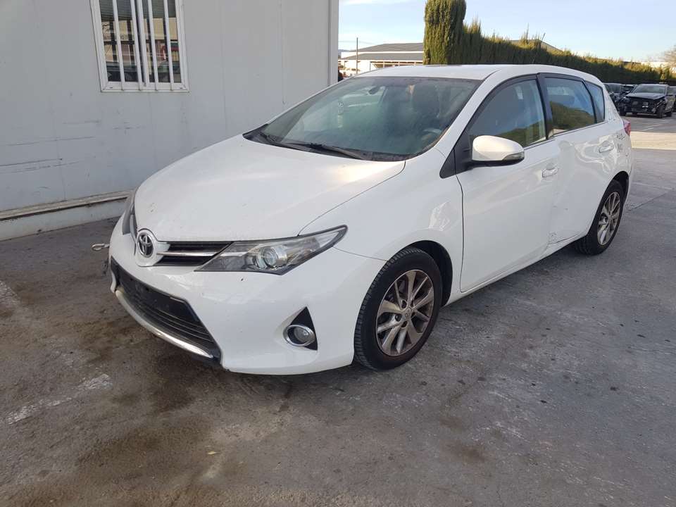 TOYOTA Auris 2 generation (2012-2015) Левая противотуманка переднего бампера 8122002110, 90008497 22753866