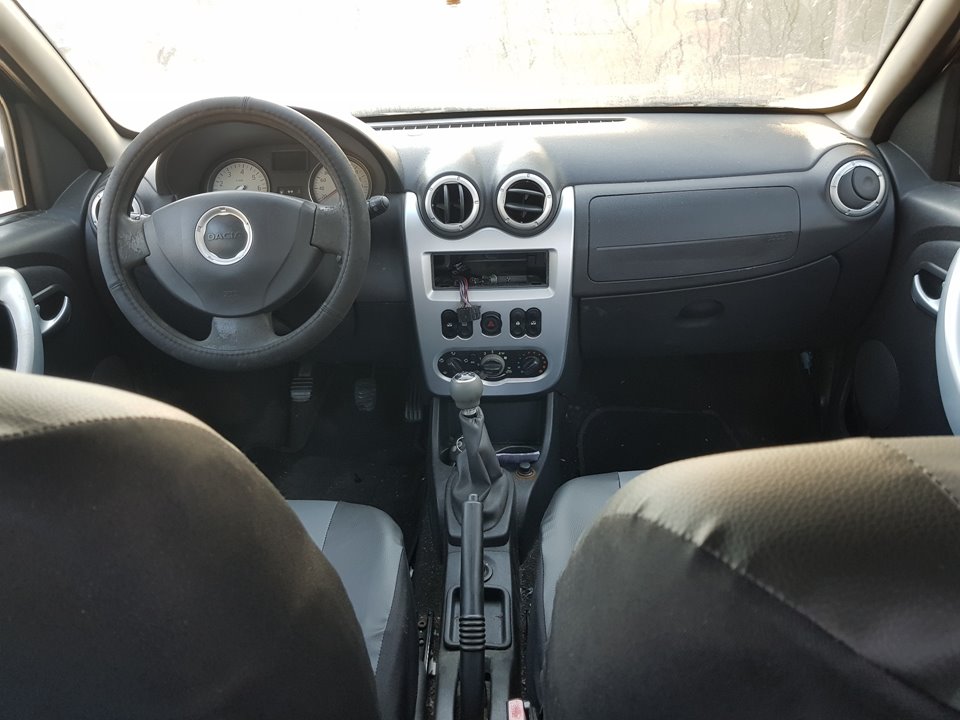 DACIA Logan 1 generation (2004-2012) Vindusregulator foran venstre dør SINREF 24079543