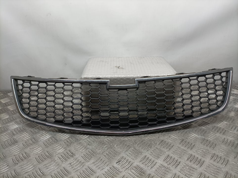 CHEVROLET Cruze 1 generation (2009-2015) Radiator Grille 96850786 23056288