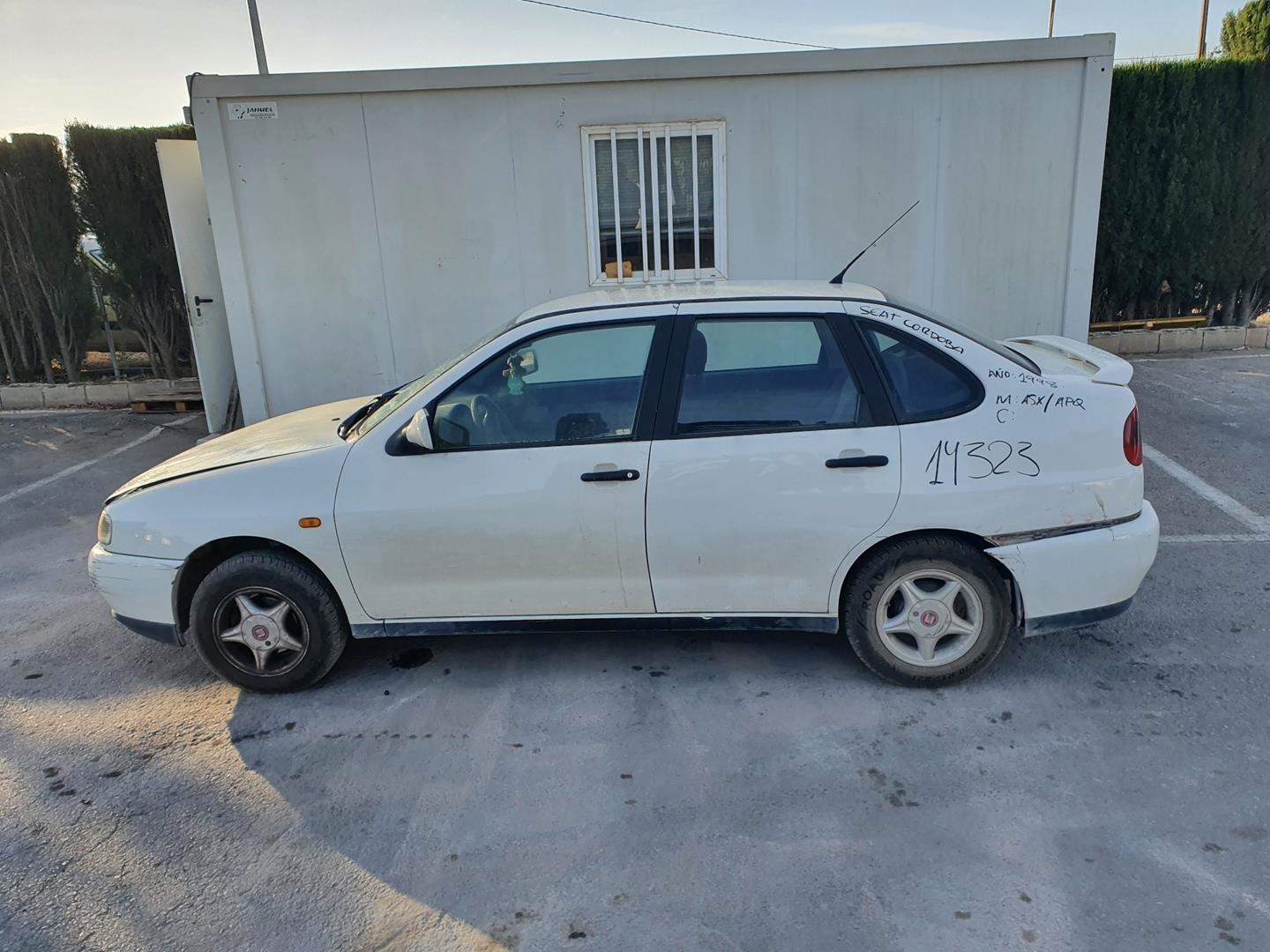 SEAT Ibiza 2 generation (1993-2002) Augstsprieguma aizdedzes spole 0986221000 20681877
