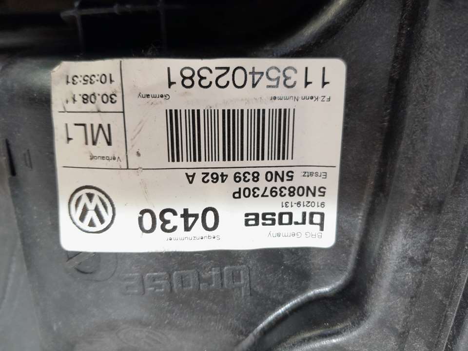 VOLKSWAGEN Tiguan 1 generation (2007-2017) Regulator de geam ușă dreapta spate 5N0839730P 24673981