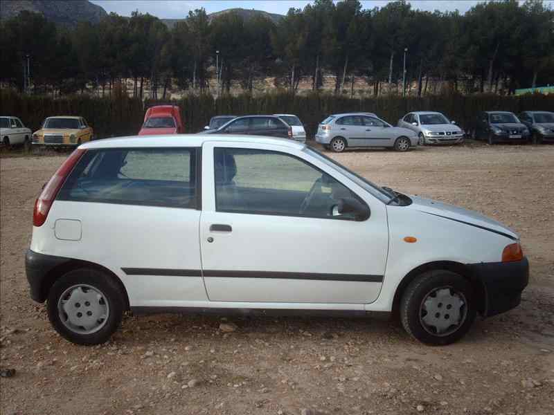 FORD USA Punto 1 generation (1993-1999) Αριστερό μπροστινό φανάρι 0046481414 18436465