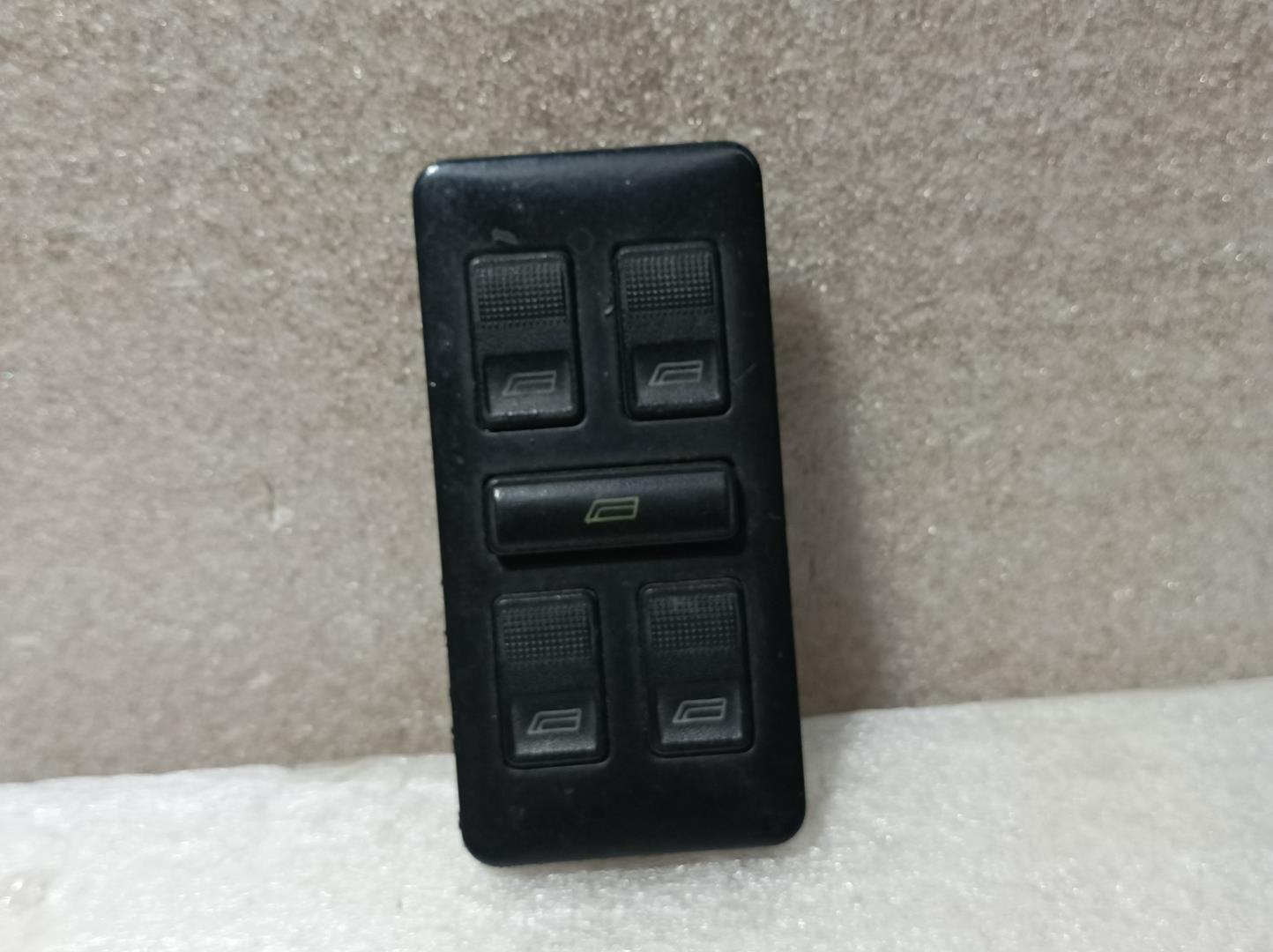 AUDI 100 4A/C4 (1990-1994) Front Left Door Window Switch 4A0959515 24039612
