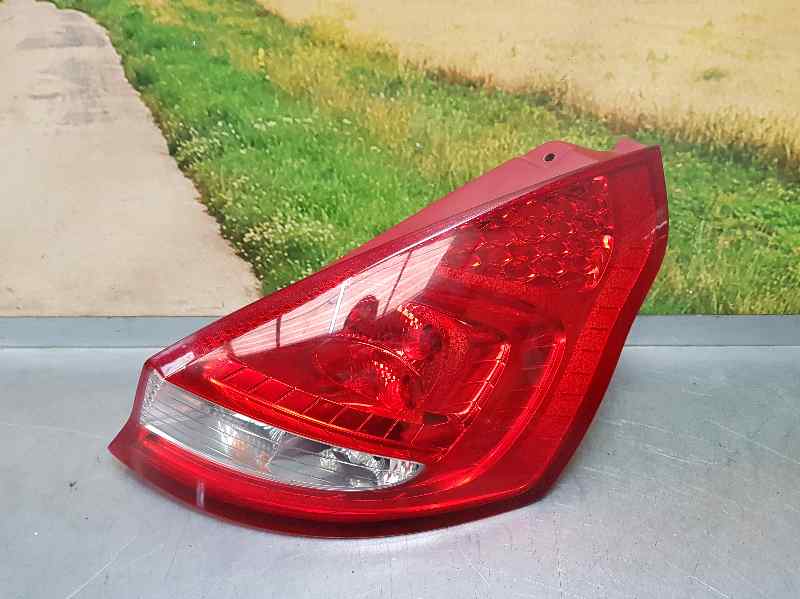 FORD Fiesta 5 generation (2001-2010) Rear Right Taillight Lamp 8A6113404AE 18637399
