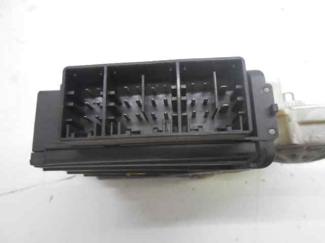 SEAT Cordoba 2 generation (1999-2009) Moteur de commande de vitre de porte avant droite 6Q2959801A 18492628