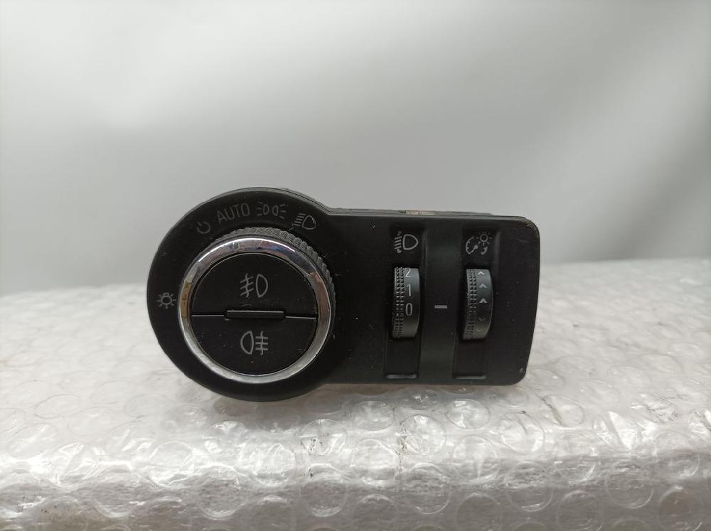 CHEVROLET Cruze 1 generation (2009-2015) Headlight Switch Control Unit 13301752 23623304