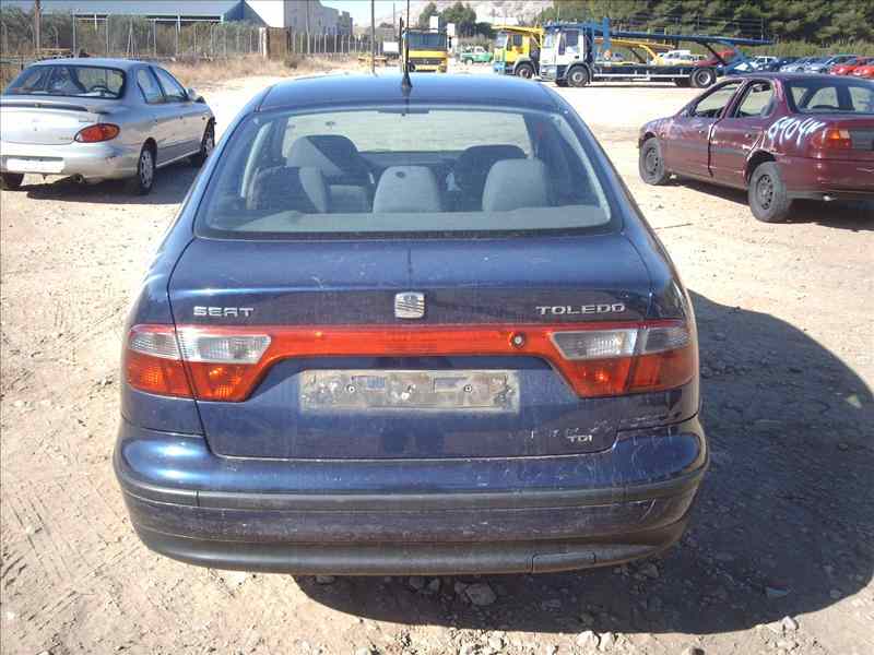 TOYOTA Toledo 2 generation (1999-2006) Охлаждающий радиатор 1J0121253N 18438271