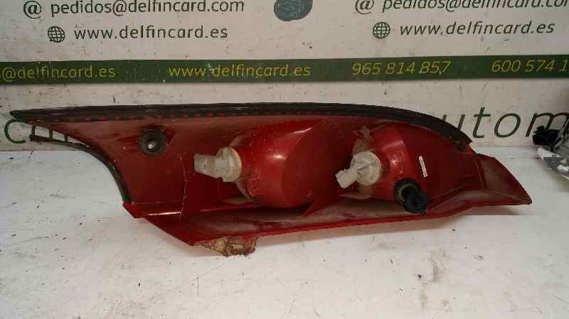 Fanale posteriore sinistro FYDA 1214223 de Ford Focus sedán (dfw) 1999-2004 100 CV - pieza usada