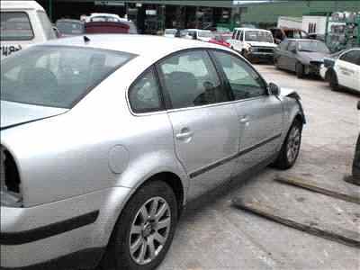 VOLKSWAGEN Passat B5 (1996-2005) Маторчик стеклоподъемника передней правой двери 0130821694 18411012