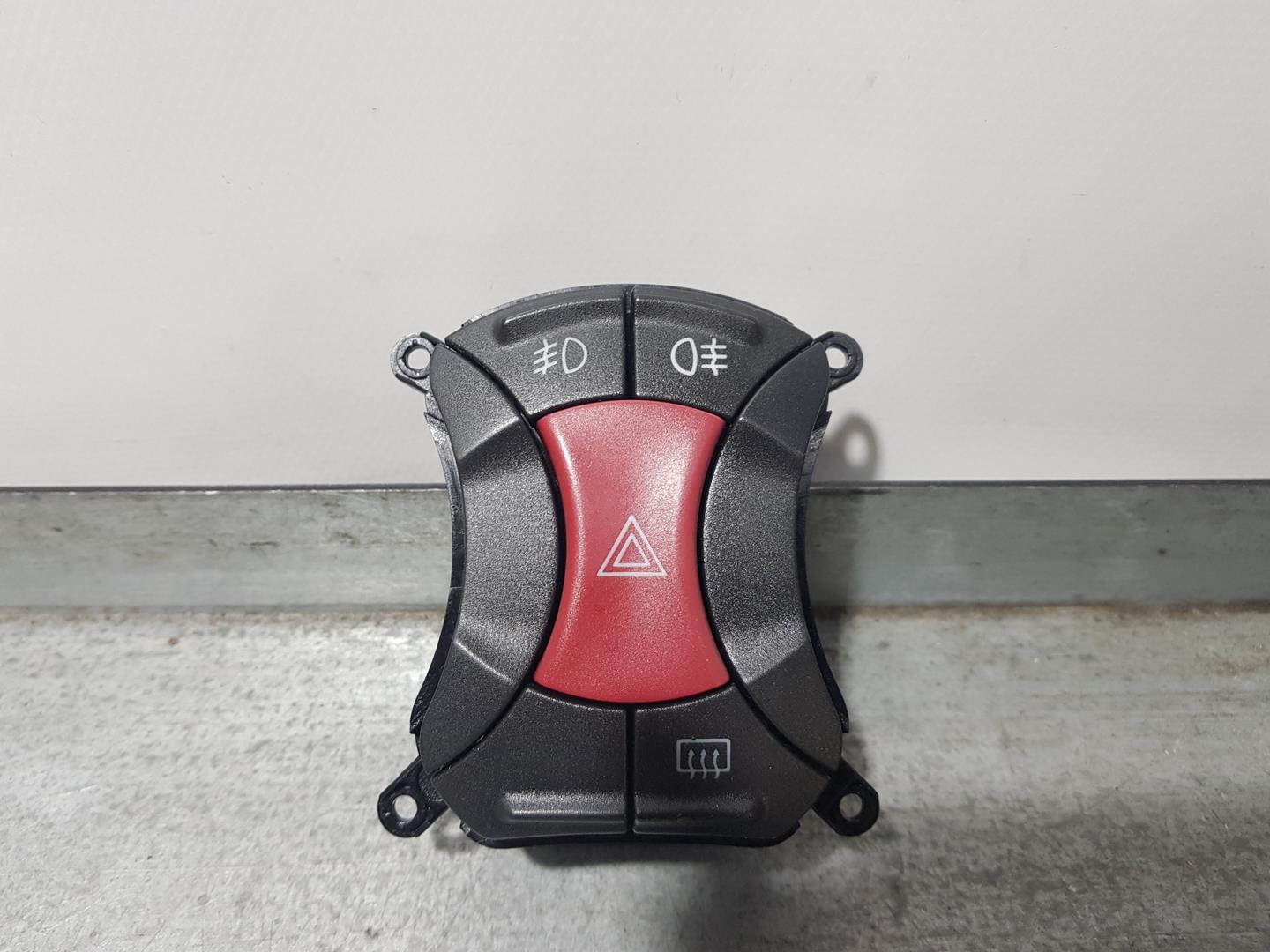 FIAT Doblo 1 generation (2001-2017) кнопка опасности 7354198620E, M384300 18680182