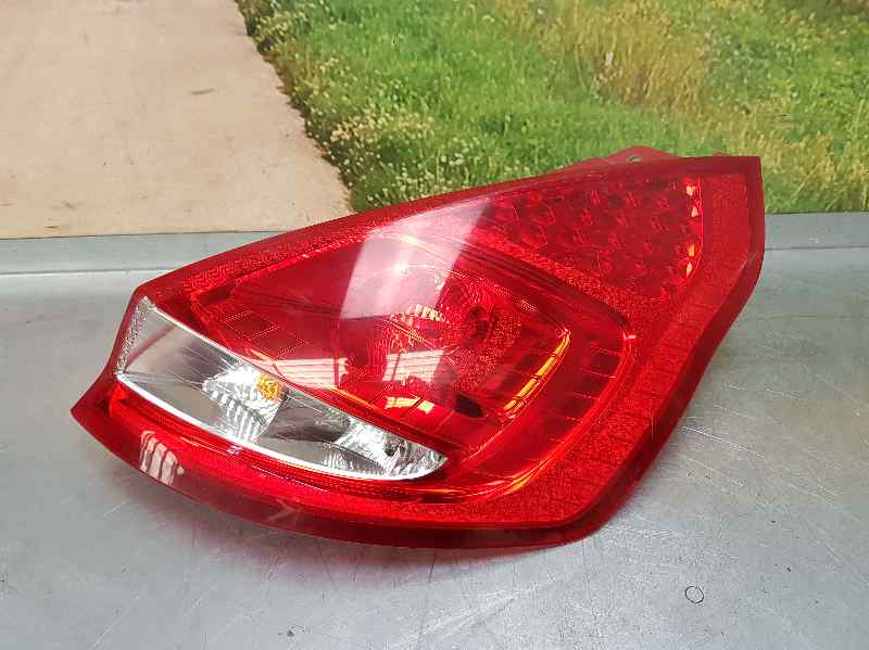 FORD Fiesta 5 generation (2001-2010) Rear Right Taillight Lamp 8A6113404AE 18584821