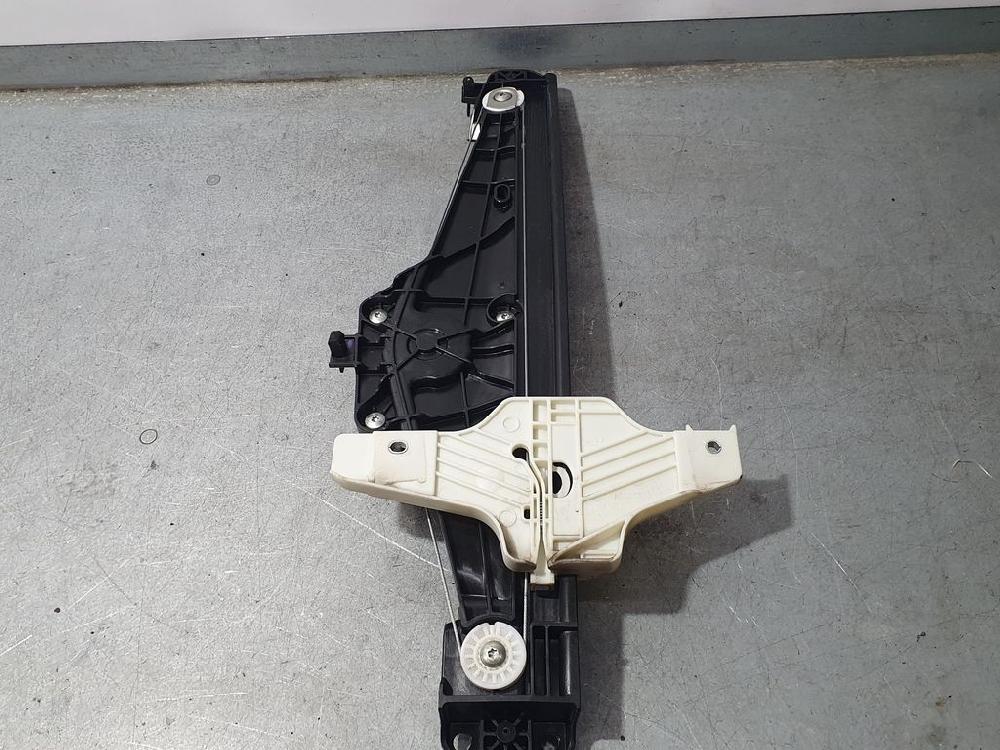 Alzacristalli posteriore sinistro YH01 9830389080 de Peugeot 3008 suv (mc_, mr_, mj_, m4_) 2016-0 131 CV con 96206 km - pieza usada