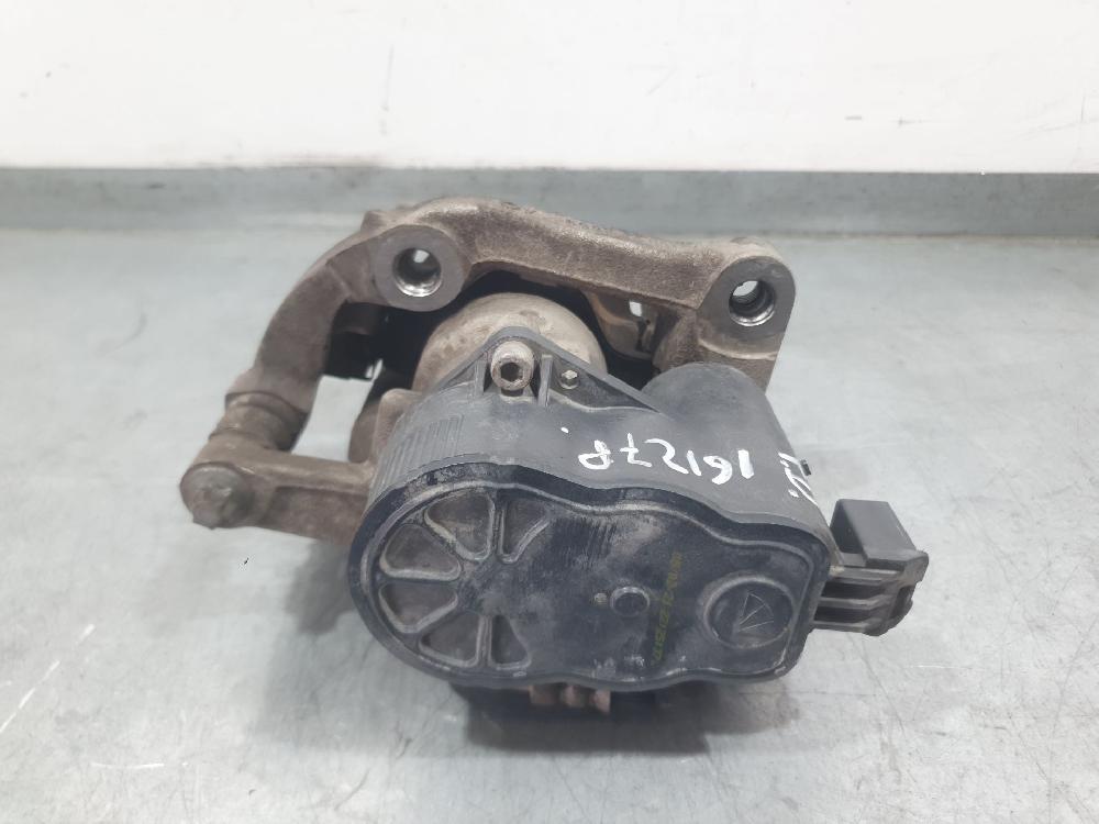 Pinza de freno trasera derecha YH01 9819060980 de Peugeot 3008 suv (mc_, mr_, mj_, m4_) 2016-2020 131 CV con 45291 km - pieza usada