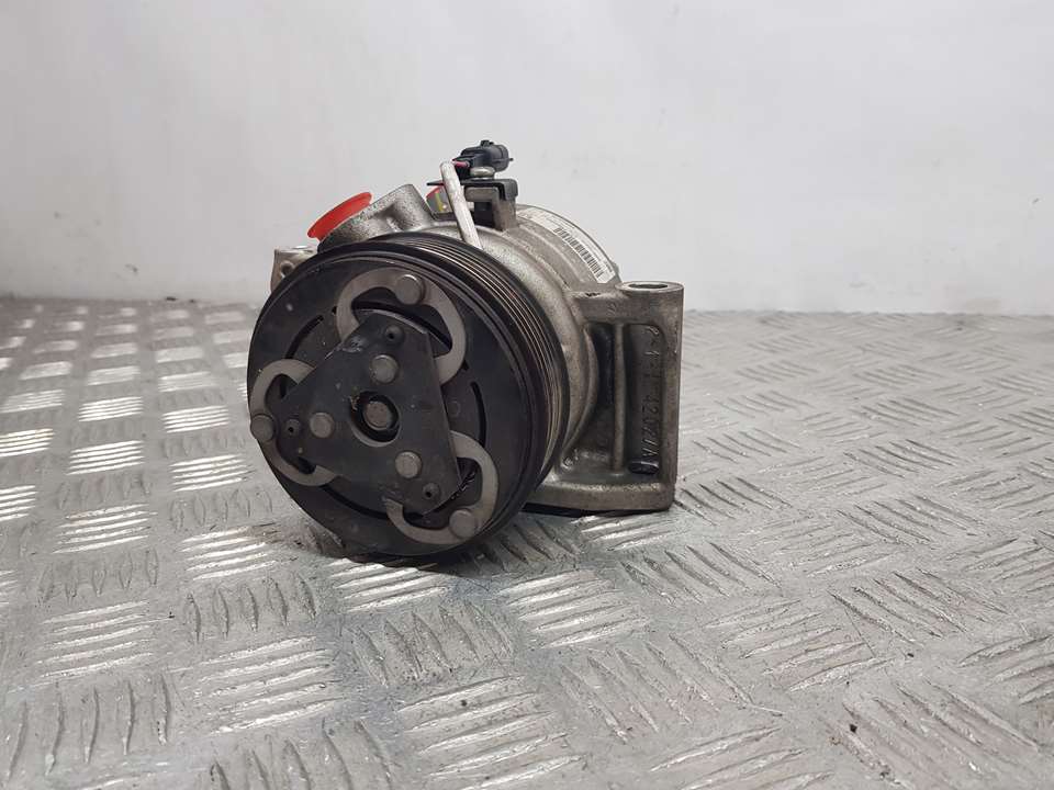 DACIA Logan 2 generation (2013-2020) Air Condition Pump 926001571R, 9065722875 25087519