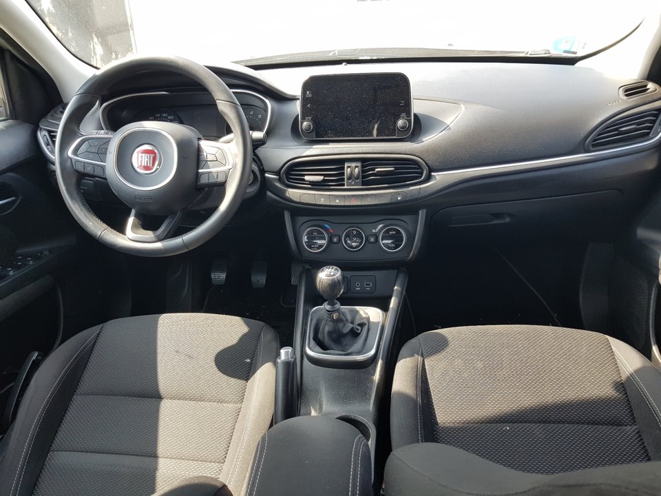 FIAT Tipo 2 generation (2015-2024) Galinių dešinių durų langų pakėlimo mygtukas 24077170