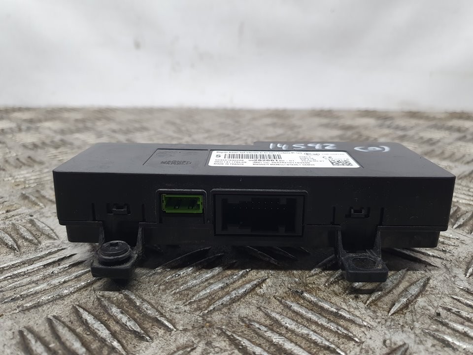 Electronics module YH01 9828266180 de Peugeot 3008 suv (mc_, mr_, mj_, m4_) 2016-0 131 CV