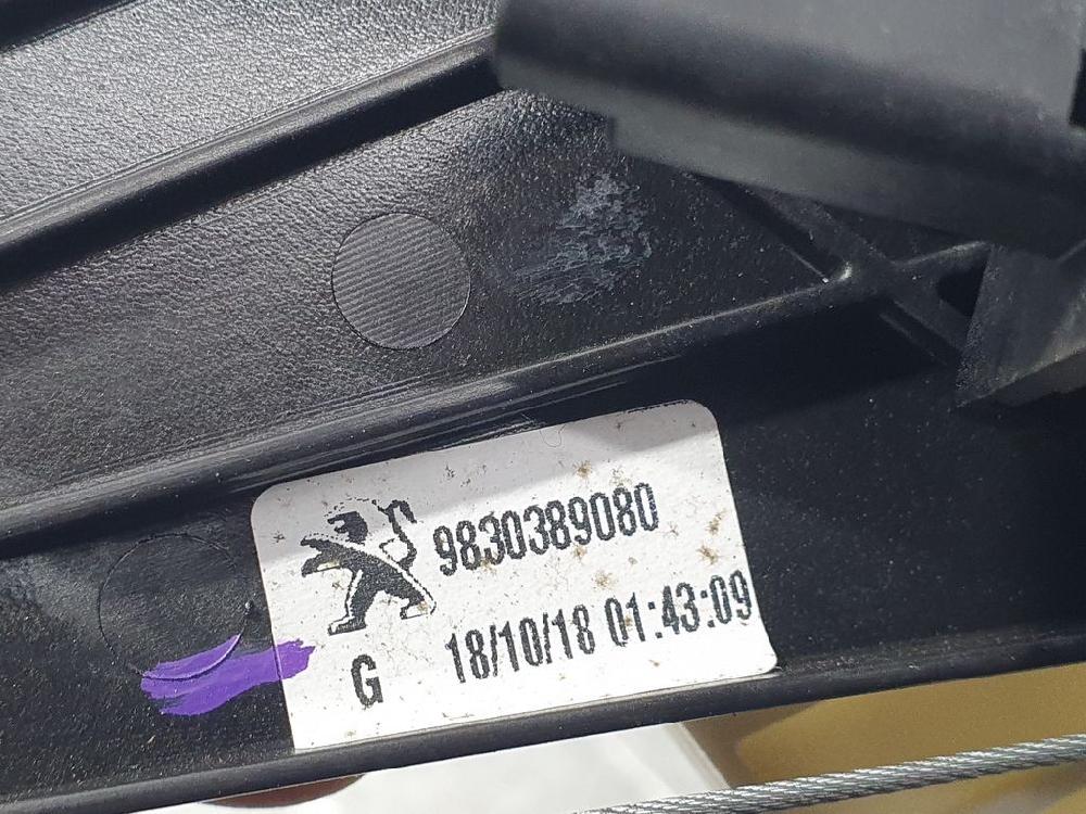 Alzacristalli posteriore sinistro YH01 9830389080 de Peugeot 3008 suv (mc_, mr_, mj_, m4_) 2016-0 131 CV con 96206 km - pieza usada