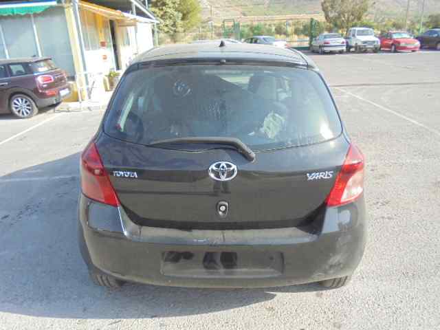 TOYOTA Yaris 2 generation (2005-2012) Priekšējā stikla tīrītāja mehānisms 851100D080, 5PINS 18569377