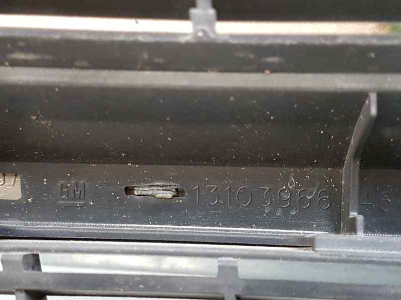 OPEL Vectra C (2002-2005) Priekinės radiatoriaus grotelės 13103966 18609021