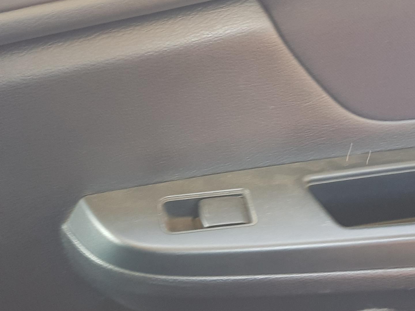 SUBARU XV 1 generation (2011-2017) Кнопка стеклоподъемника задней правой двери 23656685