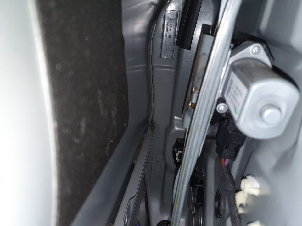 RENAULT Clio 4 generation (2012-2020) Rear left door window lifter ELECTRICO 24089663