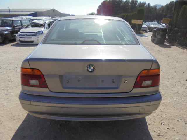 BMW 5 Series E39 (1995-2004) Решетка радиатора PESTAÑASROTAS,DERECHA 18531507