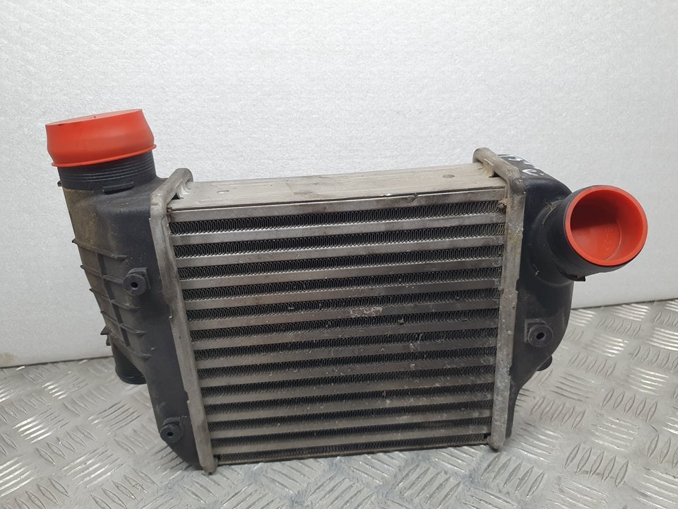 AUDI A6 C6/4F (2004-2011) Радиатор интеркулера SINREF 20389977