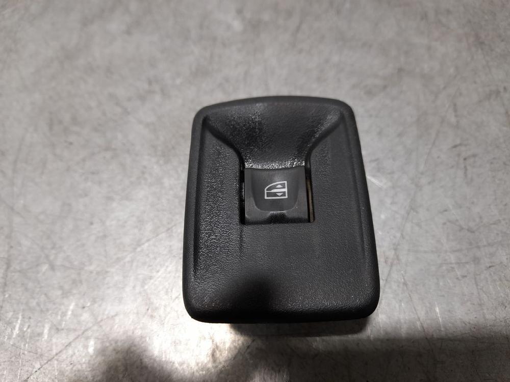 DACIA Logan 2 generation (2013-2020) Front Right Door Window Switch SINREF 23630557