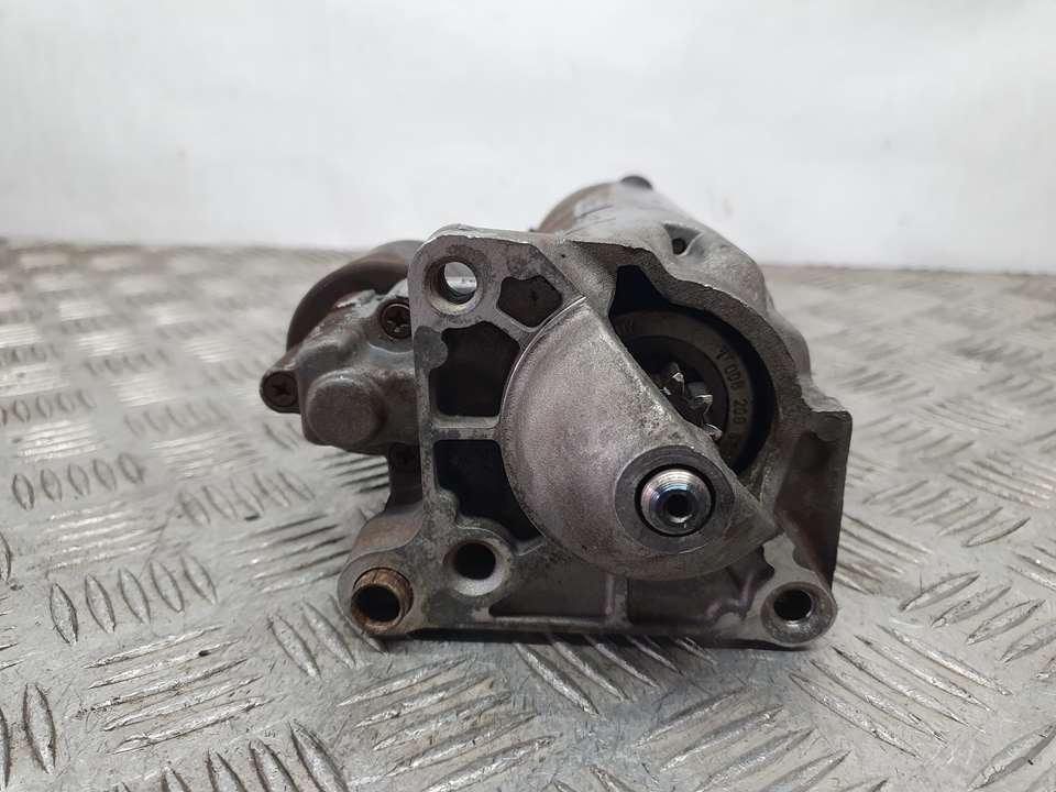 VOLKSWAGEN Clio 3 generation (2005-2012) Стартер 0001110026 24255179