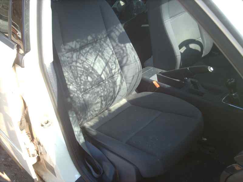 AUDI A4 B6/8E (2000-2005) Rear Right Door 8E0833052 18454391