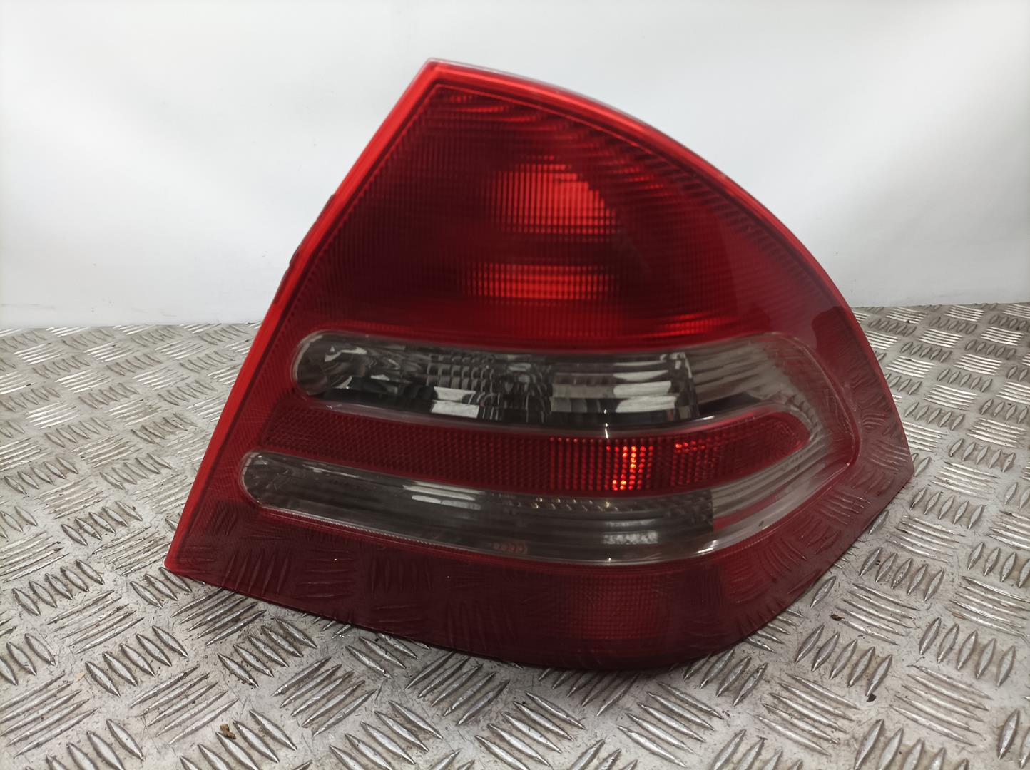 MERCEDES-BENZ C-Class W203/S203/CL203 (2000-2008) Rear Right Taillight Lamp 2038200264R 18516956