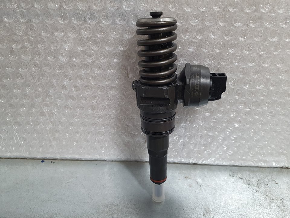 SKODA Roomster 5J  (2010-2015) Fuel Injector 038130073AG, 0414720215 22278191