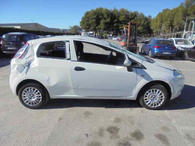 FIAT Grande Punto 1 generation (2006-2008) Egyéb karosszéria-alkatrészek 51718011,27470202 18574960