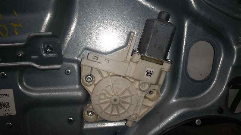 Elevalunas delantero izquierdo KKDA 1738645 de Ford Focus ii (da_, hcp, dp) 2005-2012 116 CV - pieza usada