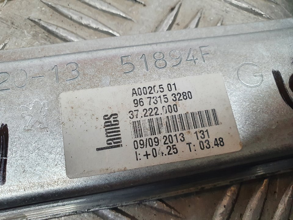 PEUGEOT 208 Peugeot 208 (2012-2015) Priekšējo kreiso durvju logu pacēlājs 9673153280, A0020501 18744174