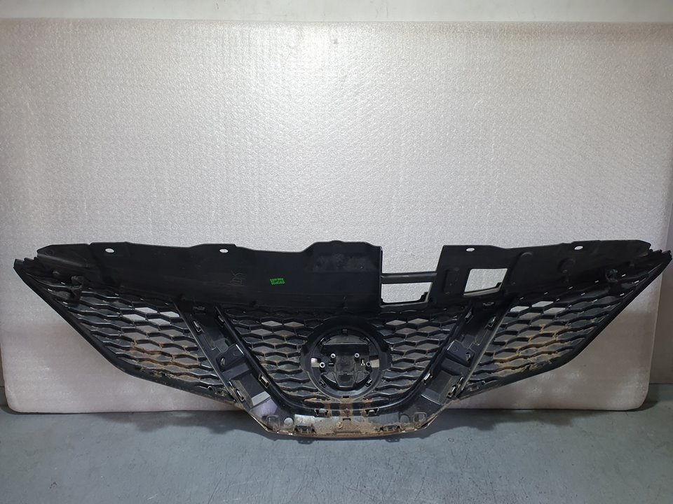 NISSAN Qashqai 2 generation (2013-2023) Radiator Grille 623124EA0D 22047407