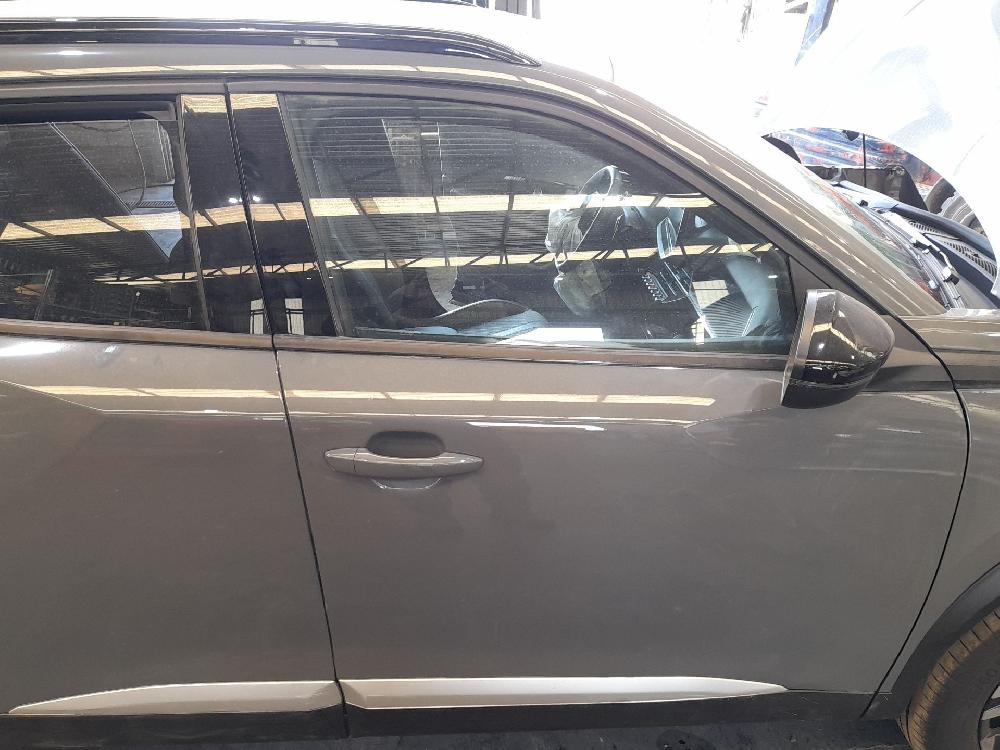 Porte avant droit HN05 9831047380 de Peugeot 2008 ii (ud_, us_, uy_, uk_) 2019-0 131 CV con 18416 km